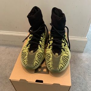 Yeezy Basketball Knit Glow